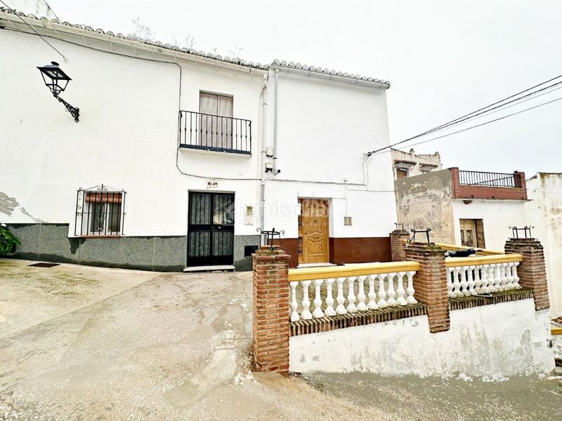 Foto 0ea63b92-69b1-43dd-bd31-680871bb9886. Casa aparellada a Almogía