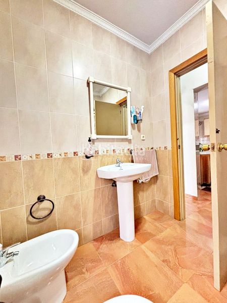 Foto 567b959d-a947-4260-8e73-fa0adcb3d213. Casa aparellada a Almogía