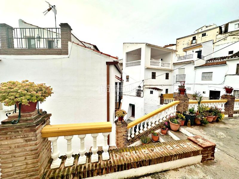Foto 72e0a8b5-d3ed-492c-b346-cce5532b3aa4. Casa aparellada a Almogía