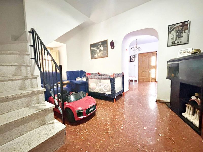 Foto e14000ad-0860-4edd-bbda-c3c0ee06f610. Casa aparellada a Almogía