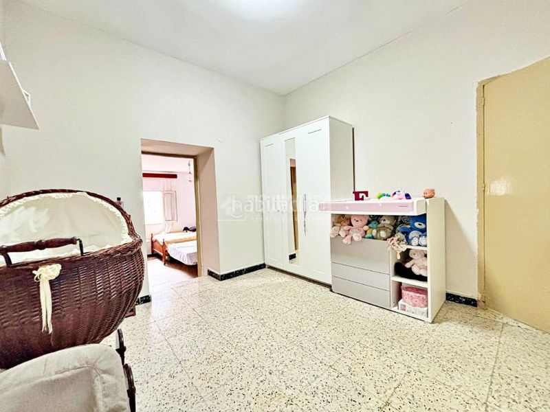 Foto ed7956fb-0357-47c0-bbab-1e7e3d6546d7. Casa aparellada a Almogía