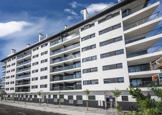 Pis a Los Guindos - Parque Mediterráneo - Santa Paula. Piso en venta en málaga