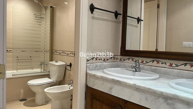 Foto a438ae9a-5c87-446c-bc58-a2309ddeb614. Zweistöckige wohnung mit pool in Huerta Nueva Estepona