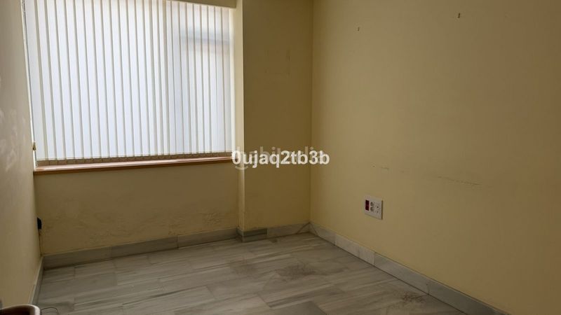 Foto 14a9c08e-f38a-42d2-8b15-4bea53a55f12. Oficina en Playa Bajadilla - Puertos Marbella