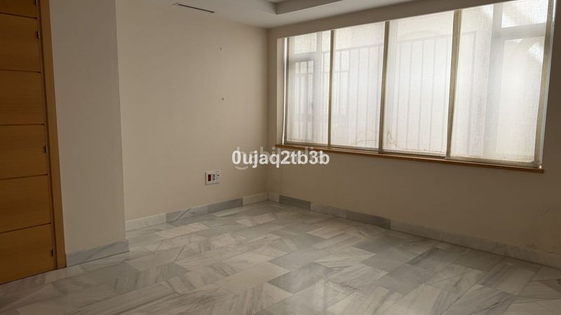 Foto 429c30dc-645d-44ae-b6c4-809ba468542e. Oficina en Playa Bajadilla - Puertos Marbella