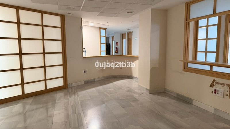 Foto 686635a7-1d34-4728-9f17-47e5ecc83035. Oficina en Playa Bajadilla - Puertos Marbella