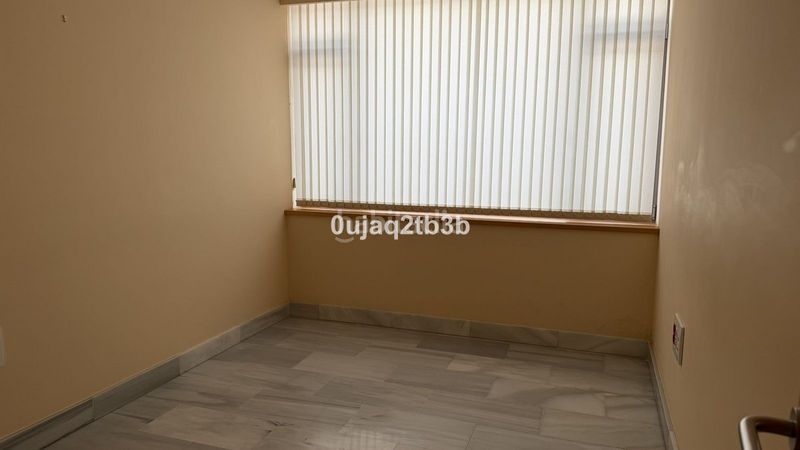 Foto 6f063093-f1d0-42de-aa05-b52da4110fa6. Oficina en Playa Bajadilla - Puertos Marbella