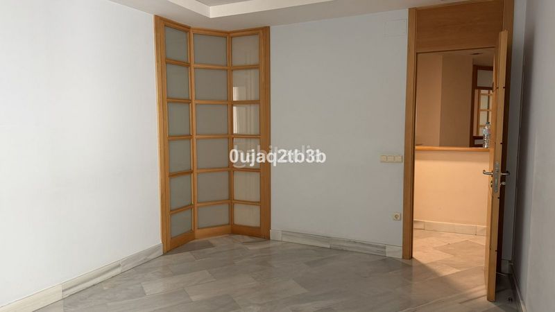 Foto a964fe0a-3c94-45ea-8f06-84111c7d8afa. Oficina en Playa Bajadilla - Puertos Marbella