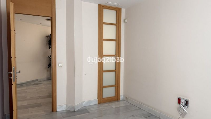 Foto d12a95f0-ddd8-469b-ab93-b935037c95de. Oficina en Playa Bajadilla - Puertos Marbella