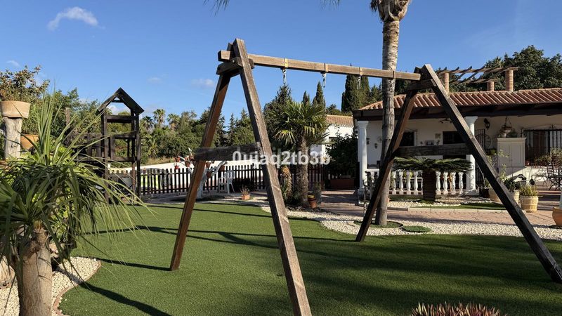 Foto 1675c278-4141-4489-907d-34139a5d173a. Terreny residencial a Las Lomas Estepona