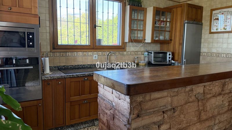 Foto 460bb73f-6a56-4457-b179-d86200a6dc3a. Terreny residencial a Las Lomas Estepona