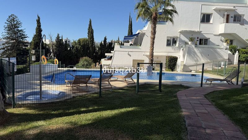 Foto 06a1e309-d242-43b7-b06f-d4b5a024d020. Planta baixa amb piscina a Nueva Andalucía centro Marbella