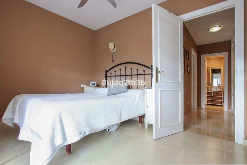 Foto 3a7d4b71-2009-4a23-b453-278716f156d6. Planta baixa amb piscina a Nueva Andalucía centro Marbella