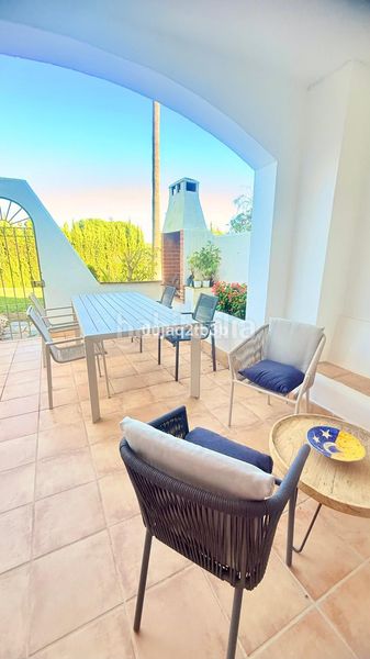 Foto 6da74a3c-3cb0-4b8e-a3dc-aeca1088c2a6. Planta baixa amb aparcament piscina a Nagüeles Alto Marbella