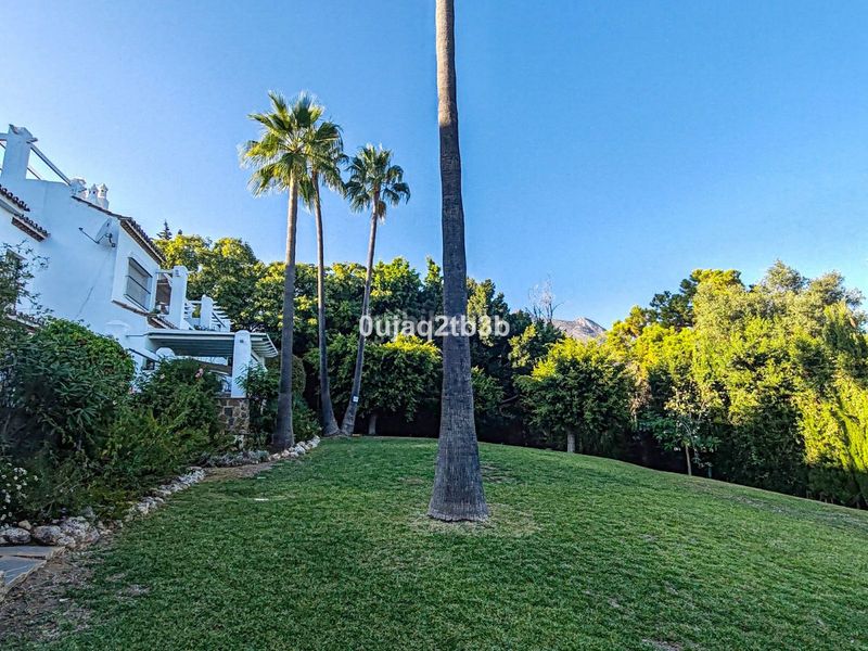 Foto ab7b02b9-3cd1-4b42-9d2e-4321d7175233. Planta baixa amb aparcament piscina a Nagüeles Alto Marbella