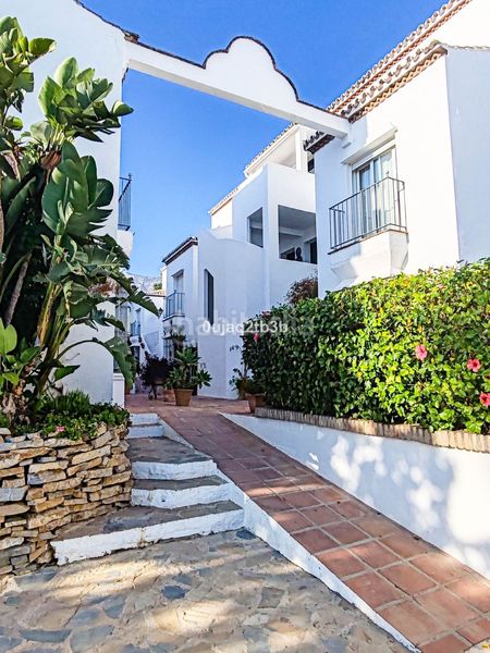 Foto b8c5bdf7-2532-4832-8073-5eb7b72f64b1. Planta baixa amb aparcament piscina a Nagüeles Alto Marbella