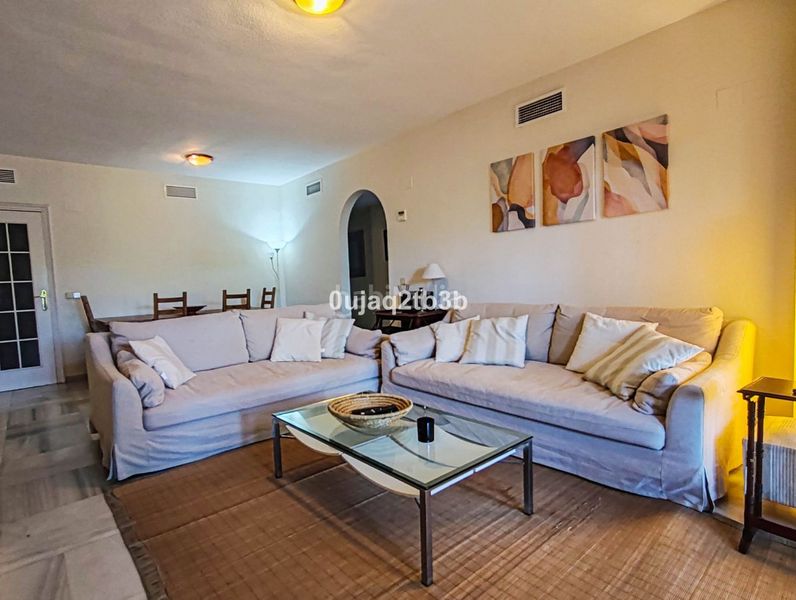 Foto dcfb7c2d-6ae1-40a5-86d2-7e16cab8c102. Planta baixa amb aparcament piscina a Nagüeles Alto Marbella