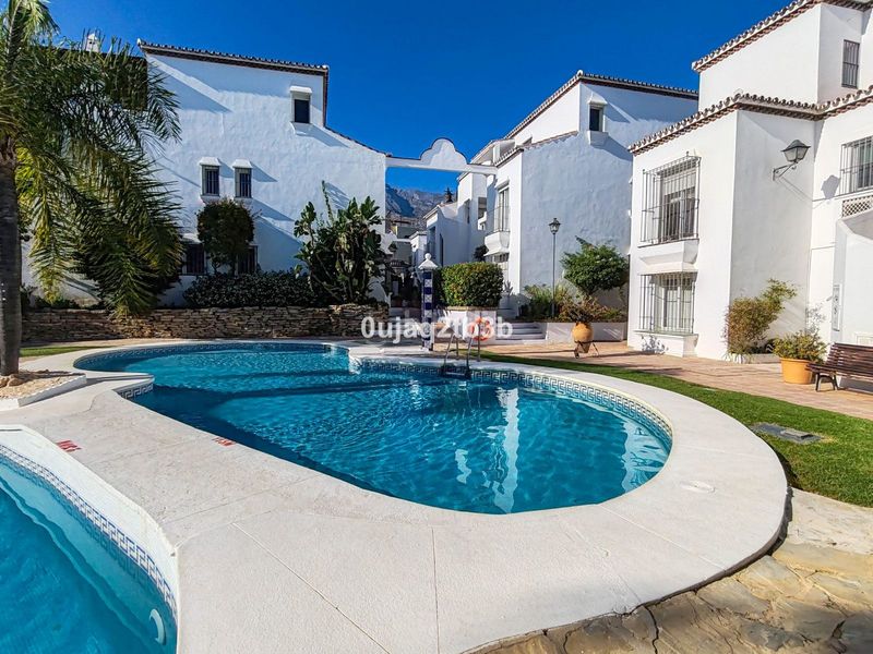 Foto eab3dd0b-16f3-4f8e-8dc5-72fd0016743f. Planta baixa amb aparcament piscina a Nagüeles Alto Marbella