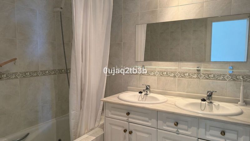 Foto 17837376-e969-4b03-8159-f4dd4a8af1f5. Apartament amb piscina a Estepona golf Estepona