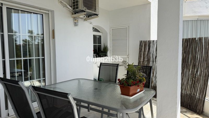 Foto 1e9cccb3-617d-4882-b6ee-744d4f3dfe8d. Apartament amb piscina a Estepona golf Estepona
