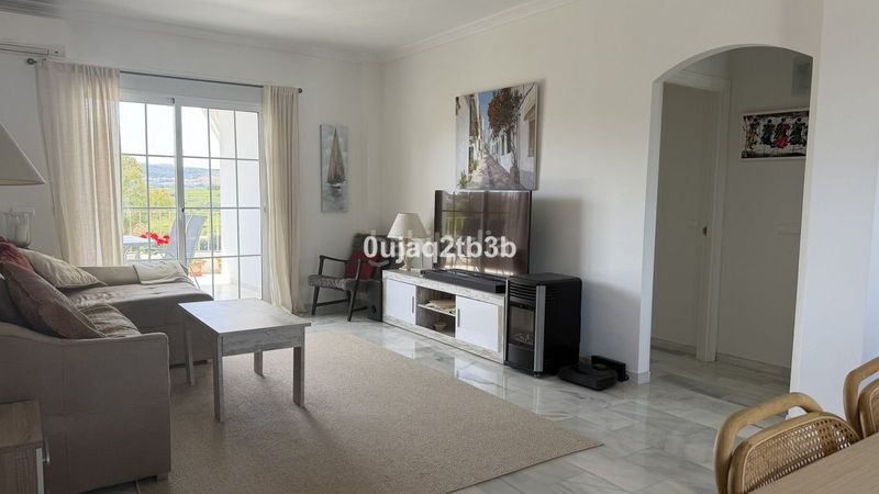 Foto 467c885a-ddbb-450b-bd7b-b42b612c5df4. Apartament amb piscina a Estepona golf Estepona
