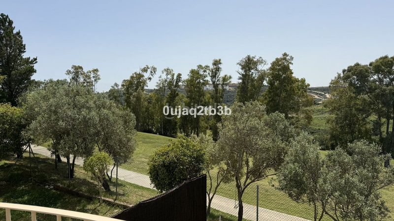 Foto 5df44fdc-82c8-4537-b9e0-de96f7d68be2. Apartament amb piscina a Estepona golf Estepona