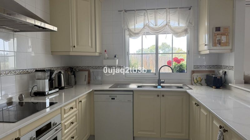 Foto 68f2ccf3-02b0-4a06-afe4-77fe9e0472d8. Apartament amb piscina a Estepona golf Estepona