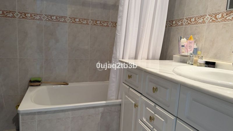 Foto 85767174-9fc8-4db2-8a65-8fbc705bfcd3. Apartament amb piscina a Estepona golf Estepona