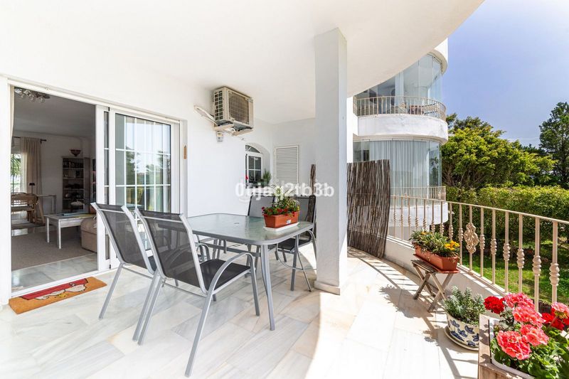 Foto 967cd496-4596-481d-ba3e-48eda93ec84c. Apartament amb piscina a Estepona golf Estepona