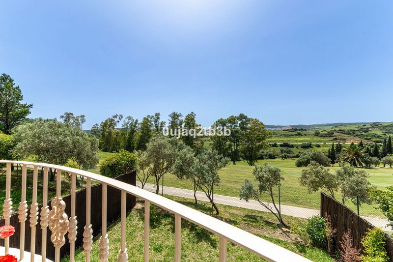 Foto c676d072-c8e9-4465-b41e-815000b32390. Apartament amb piscina a Estepona golf Estepona