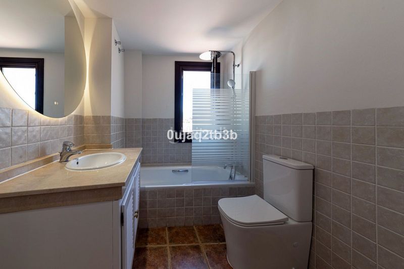 Foto 0a98c303-4563-49a0-82fd-a118eadfc06a. Lloguer casa adossada amb aparcament piscina a Paraiso - Barronal Estepona