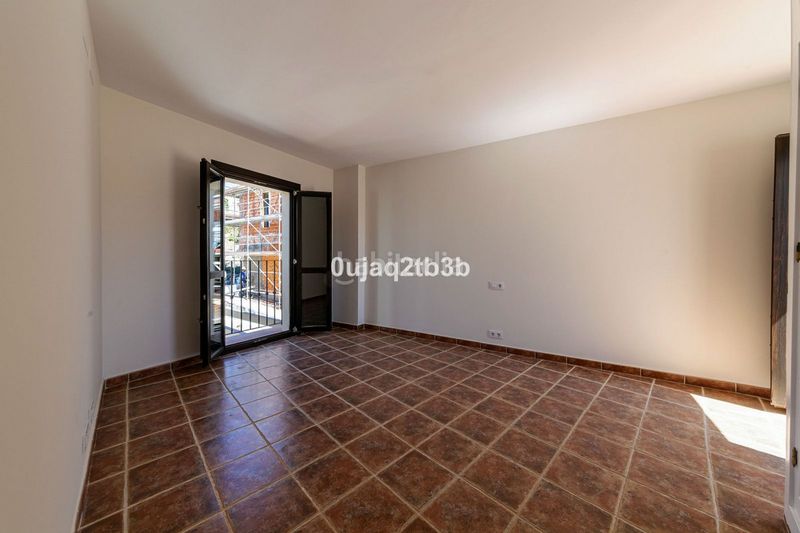 Foto 57c395eb-783f-41fa-8f35-9d616ce75902. Lloguer casa adossada amb aparcament piscina a Paraiso - Barronal Estepona