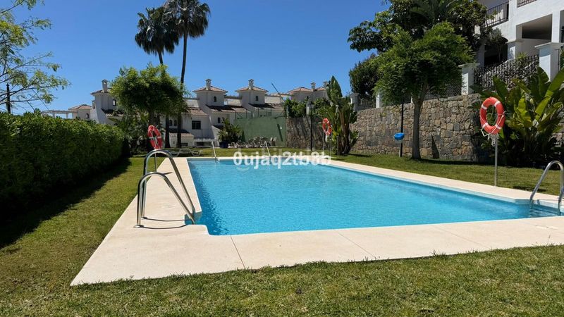 Foto 72b75ab8-0941-4d04-b772-7c30b6e3e808. Lloguer casa adossada amb aparcament piscina a Paraiso - Barronal Estepona