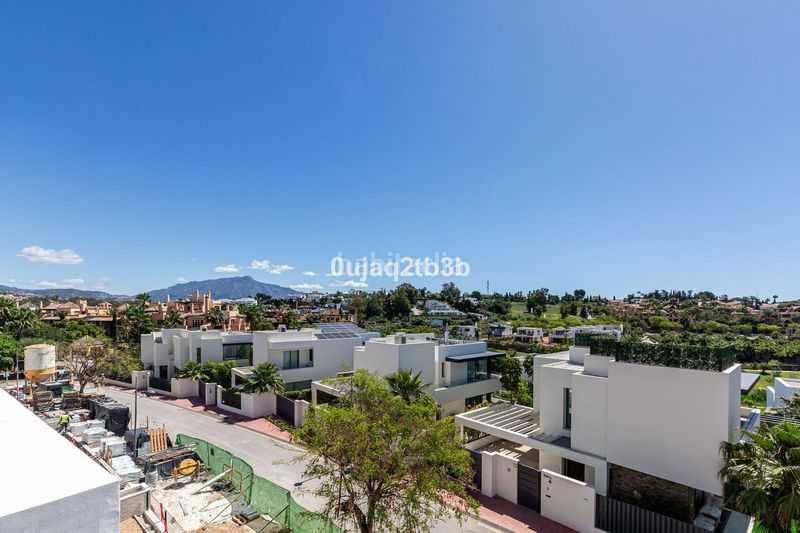 Foto a599fc6d-666a-41e1-b09c-55123d52c500. Lloguer casa adossada amb aparcament piscina a Paraiso - Barronal Estepona