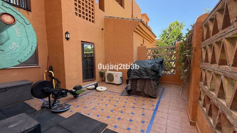 Foto ba8b51b7-a588-46a1-b613-288525ca99fb. Planta baja en La Alquería Benahavís