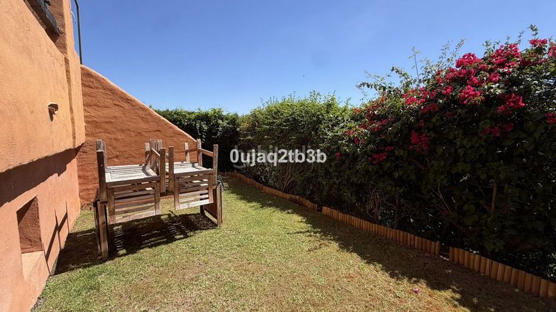 Foto fd8d6fa3-2fd2-40eb-806e-21c80d7e4842. Planta baja en La Alquería Benahavís