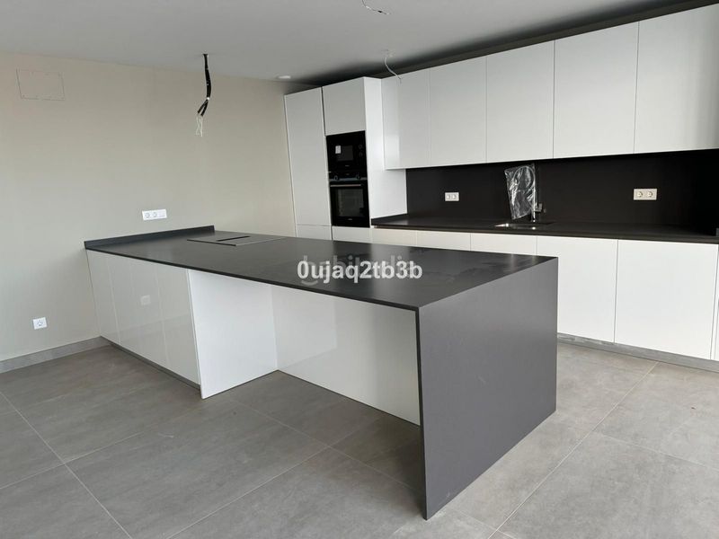 Foto 3d6fa7a4-d75a-420c-bf8f-c64fa31ede6c. Apartament amb aparcament piscina a Guadalobón Estepona
