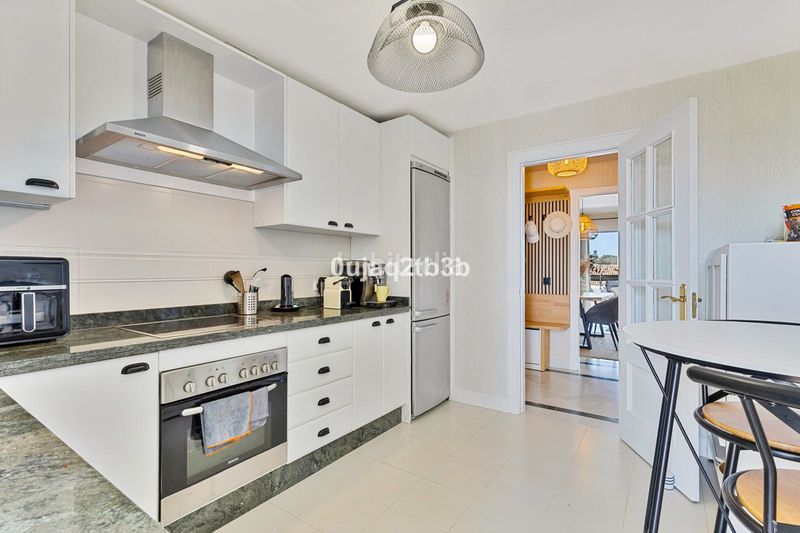 Foto 85e59748-d129-4b5b-a9e7-e68a36168dbd. Apartament amb aparcament piscina a Aloha Marbella