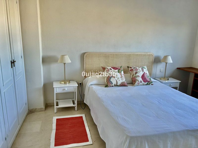Foto 20f4f945-b61b-4354-9154-191d03cbcda2. Apartament amb piscina a Los Llanos Estepona