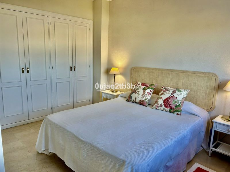 Foto 4e2e382e-f868-4504-8be5-088929d915db. Apartament amb piscina a Los Llanos Estepona