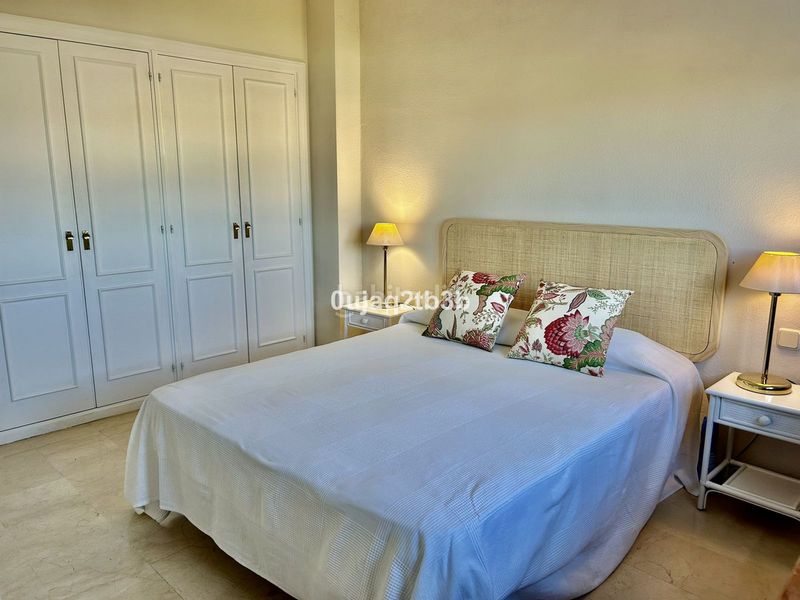 Foto 8b3b3bd9-93c1-4bb6-8112-5f134643fc42. Apartament amb piscina a Los Llanos Estepona