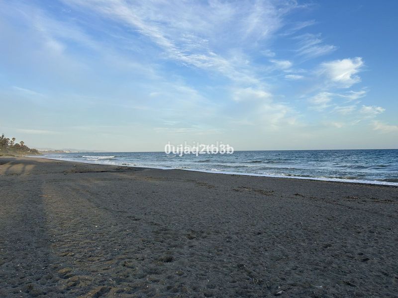 Foto aac16dac-259e-49be-abd7-0596a13e07e7. Apartament amb piscina a Los Llanos Estepona