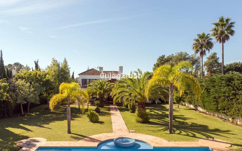 Foto b2986b81-a1b8-496f-9b02-5ae638da1064. Chalet con parcheggio piscina in Guadalmina Baja Marbella