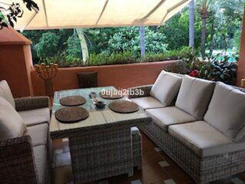 Foto 07dc73a9-316e-498a-862d-d0d7366b7ba8. Appartement mit parking pool in Casasola Estepona