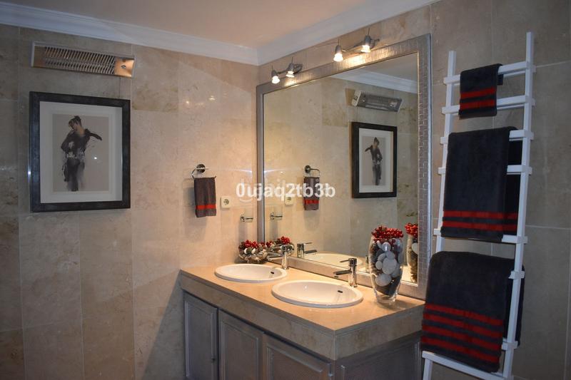 Foto 1b6da23b-4e5a-41c9-b006-92398139cdf9. Reihenhaus mit pool in Aloha Marbella