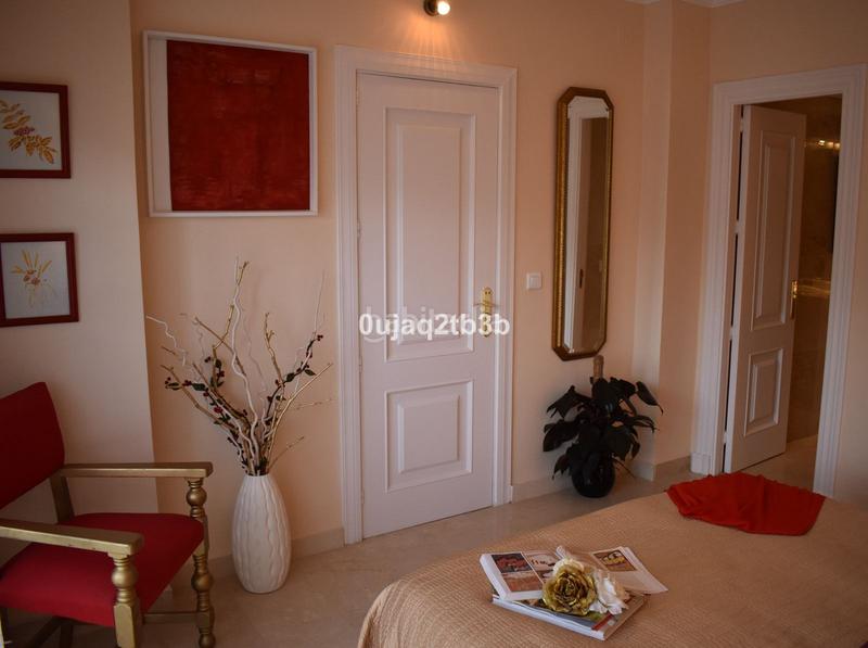 Foto 1d11e3dc-b317-4f79-9796-fff3dc84a58c. Reihenhaus mit pool in Aloha Marbella