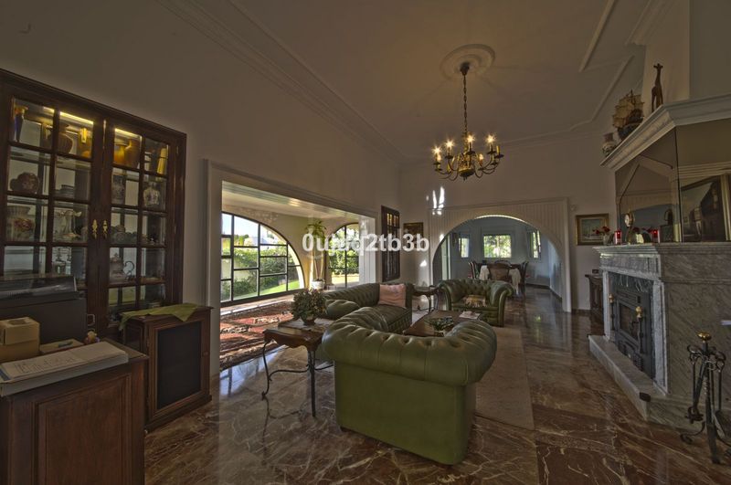 Foto 3a606ee2-d721-4fd7-b809-08a348da226c. Masia amb aparcament piscina a Valtocado - La Alquería - La Atalaya Mijas