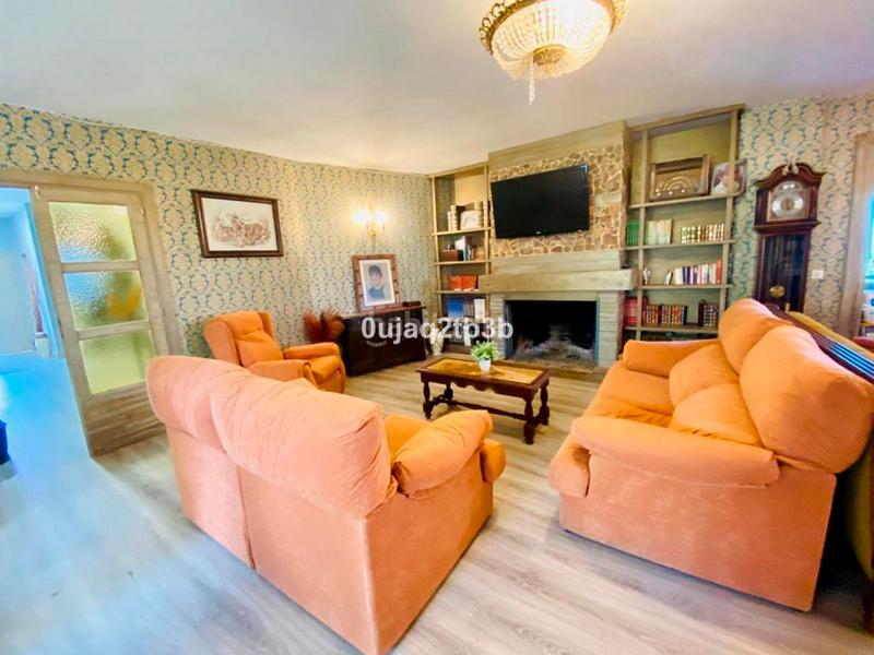 Foto 8e4d11b2-e956-4e47-a449-a7125ce8af3d. Chalet en Huerta Belón - Calvario Marbella