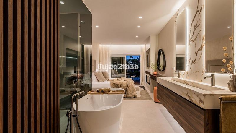 Foto 1dcb1ec4-284d-4377-9eec-0ff9499962c3. Ground floor with pool in Guadalmansa Estepona