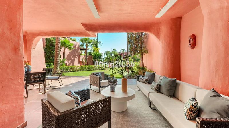 Foto 55ace398-8347-4c2a-897b-7da65a1509dd. Ground floor with pool in Guadalmansa Estepona